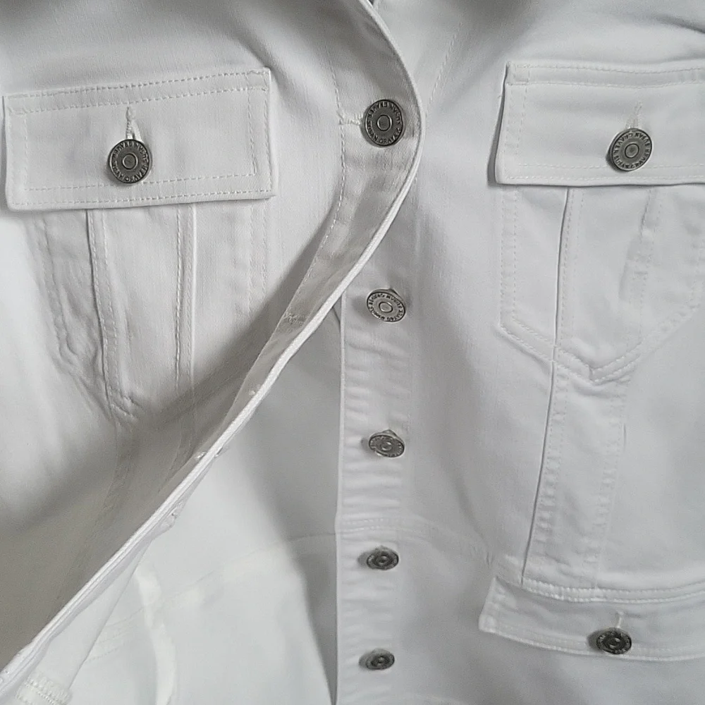 White susan graver super cute new jean jacket size extra large price firm!! - Picture 4 of 9